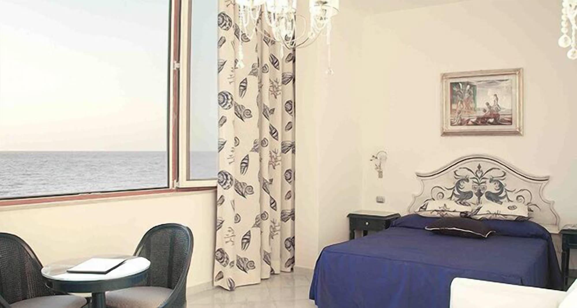 Hotel Villa Sirio Санта-Марія-ді-Кастеллабате Екстер'єр фото