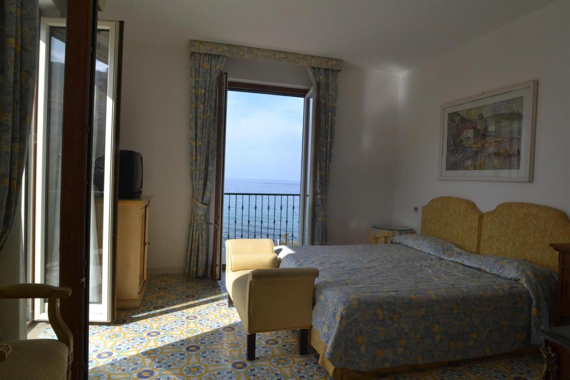 Hotel Villa Sirio Санта-Марія-ді-Кастеллабате Екстер'єр фото