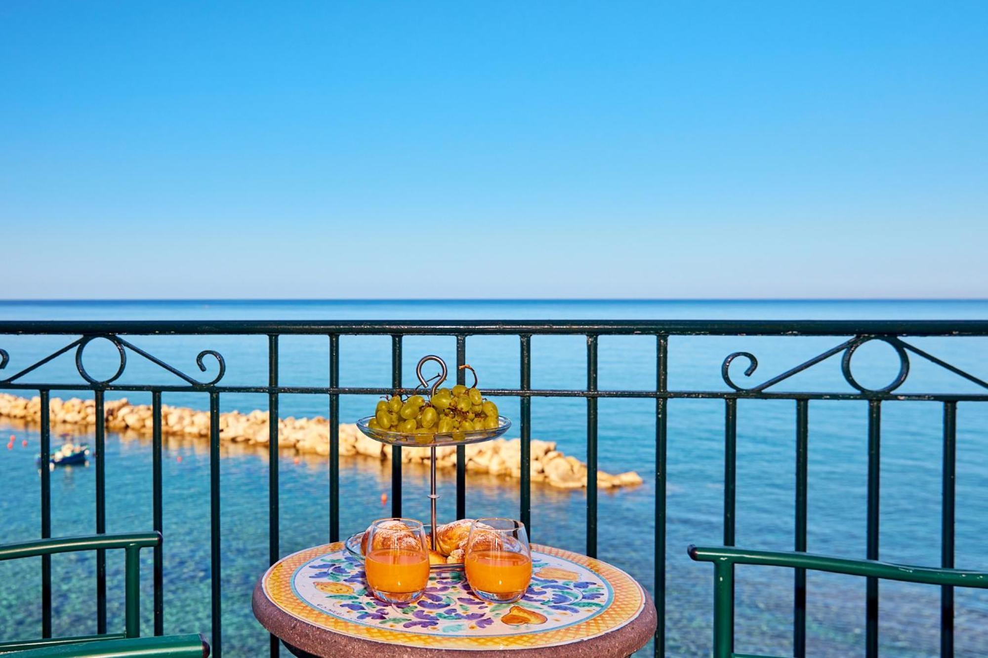 Hotel Villa Sirio Санта-Марія-ді-Кастеллабате Екстер'єр фото