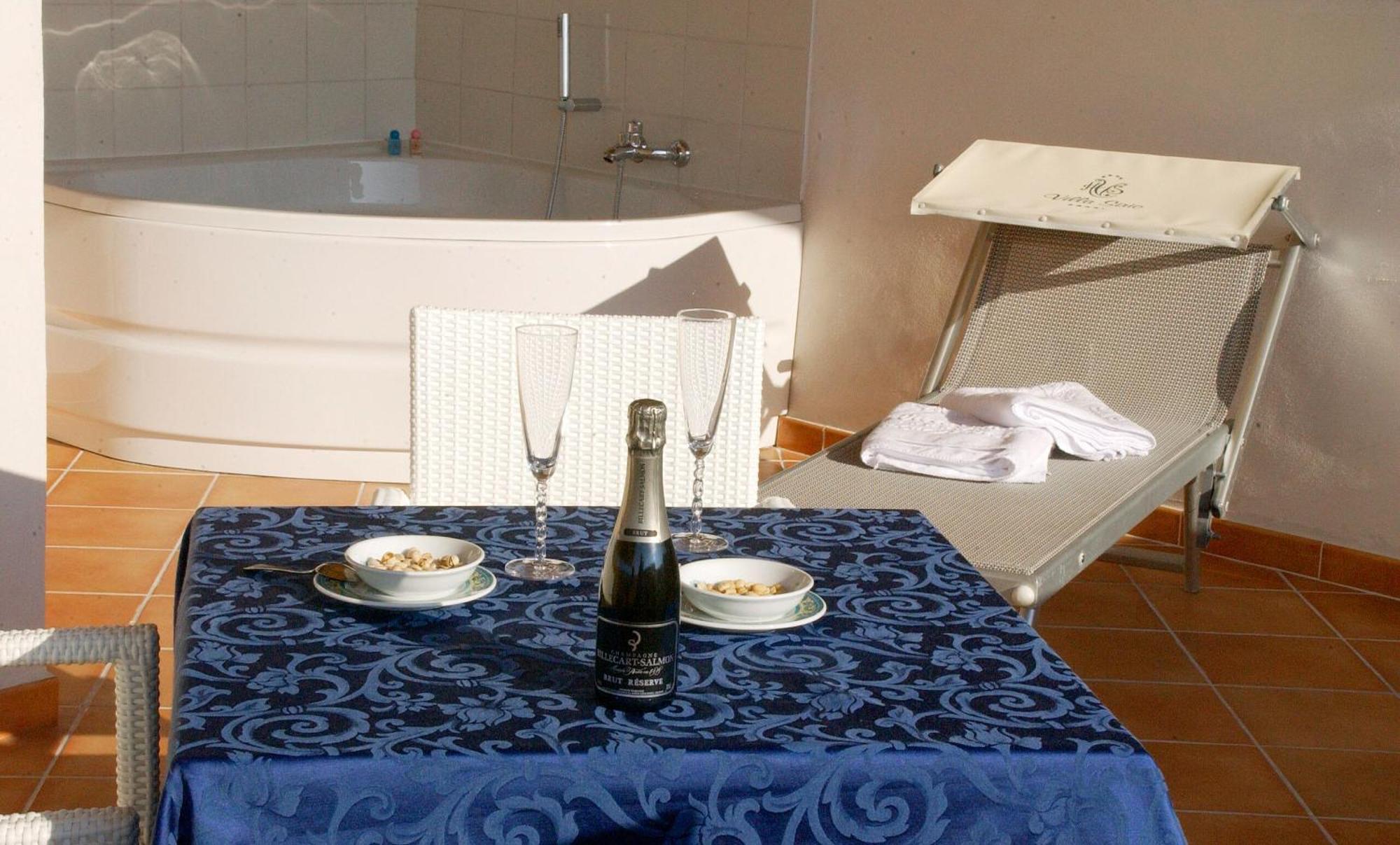 Hotel Villa Sirio Санта-Марія-ді-Кастеллабате Екстер'єр фото