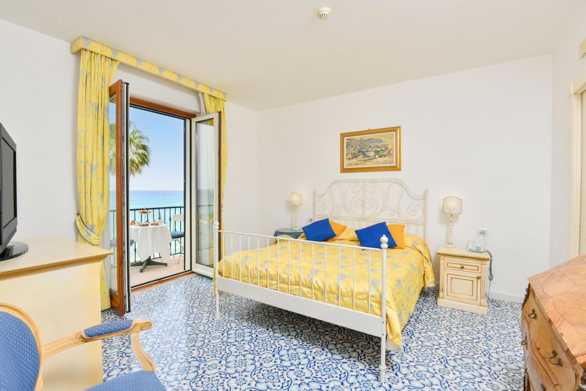 Hotel Villa Sirio Санта-Марія-ді-Кастеллабате Екстер'єр фото
