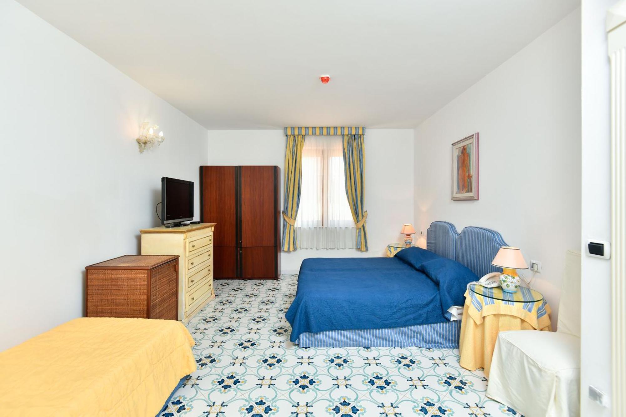 Hotel Villa Sirio Санта-Марія-ді-Кастеллабате Екстер'єр фото